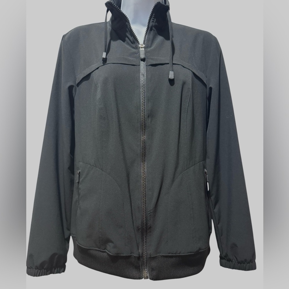 Chico’s Zenergy Black Zip Jacket Size 0 SM Athleisure Travel Stretch Lightweight